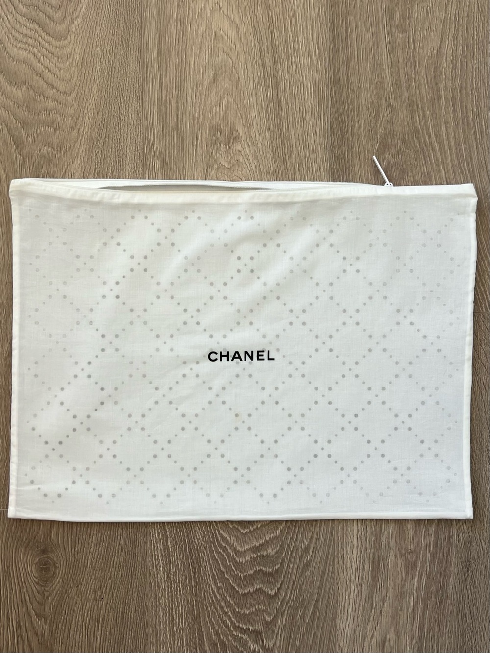 Chanel dust bag (C352)